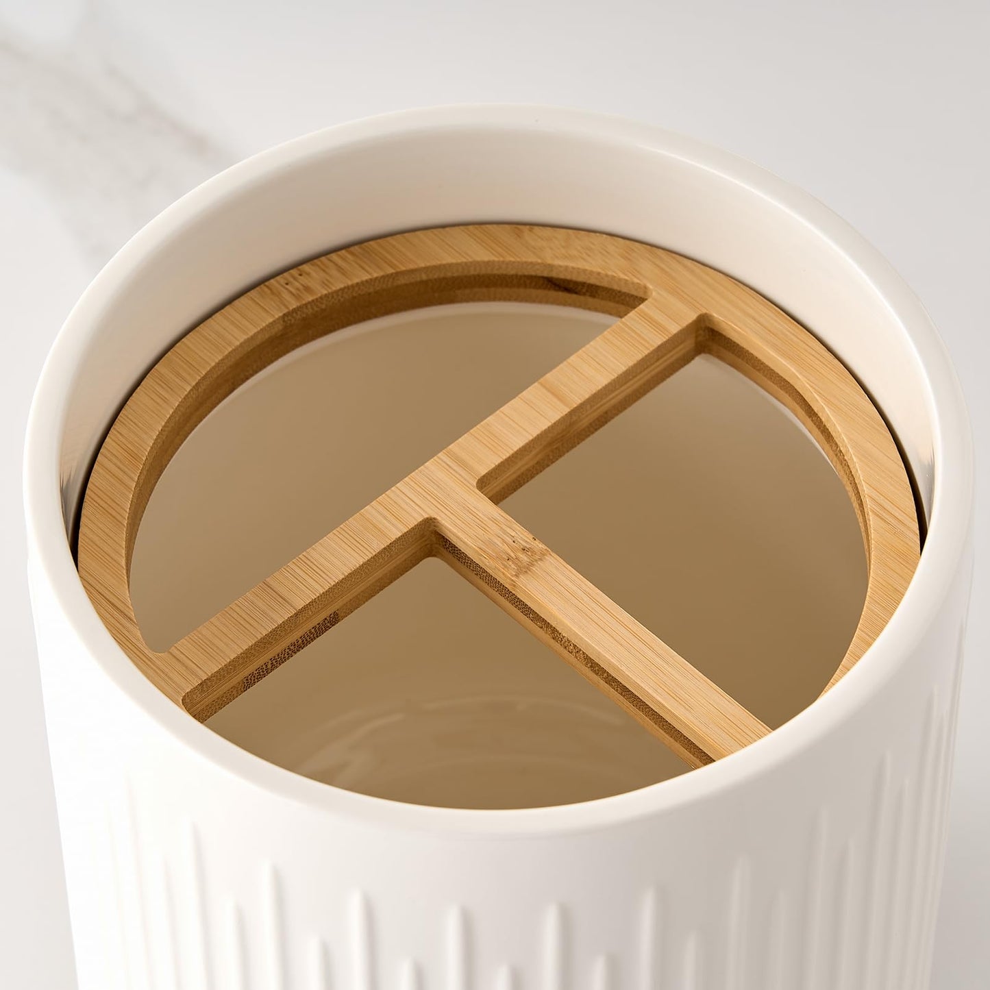 JIEMEI HOME Kitchen Utensil Holder, 7.2" Large Ceramic Stable Utensil Crock for Kitchen Counter, Utensil Holder with Cork Mat, Removable Bamboo Divider for Easy, Kitchen Decor and Accessories, White